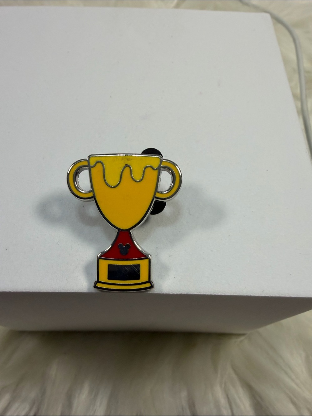 💙3/$20💙 DISNEY Yellow Trophy Enamel Pin